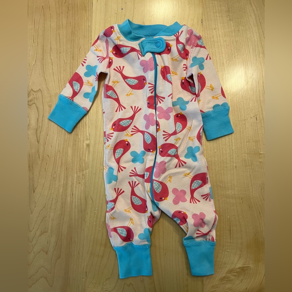 Hanna Andersson Baby Bird Zipper Jammies - size 0-6 months